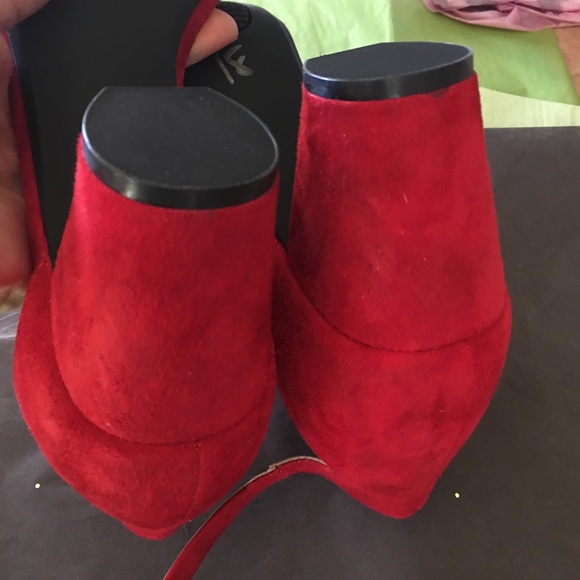 🎄epic sale🎄White mountain red suede sandal - Picture 10 of 10